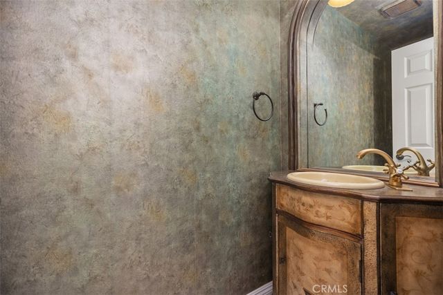 25851 Cordova, Laguna Hills, CA 92653