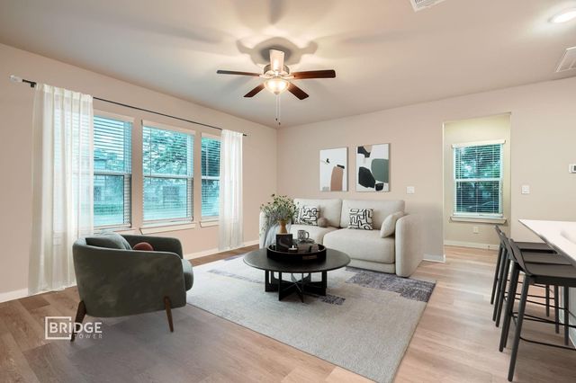 371 Huisache Street, Lake Jackson, TX 77566