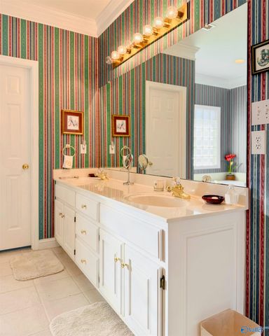 2219 Yorkshire Se, Decatur, AL 35601