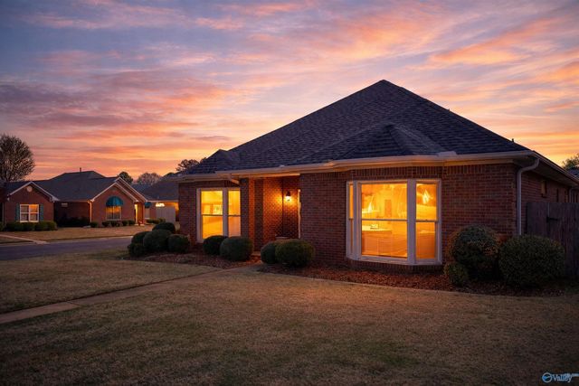 2219 Yorkshire Se, Decatur, AL 35601