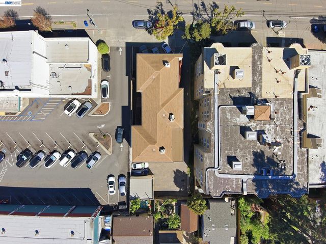 712 Santa Clara Avenue, Alameda, CA 94501