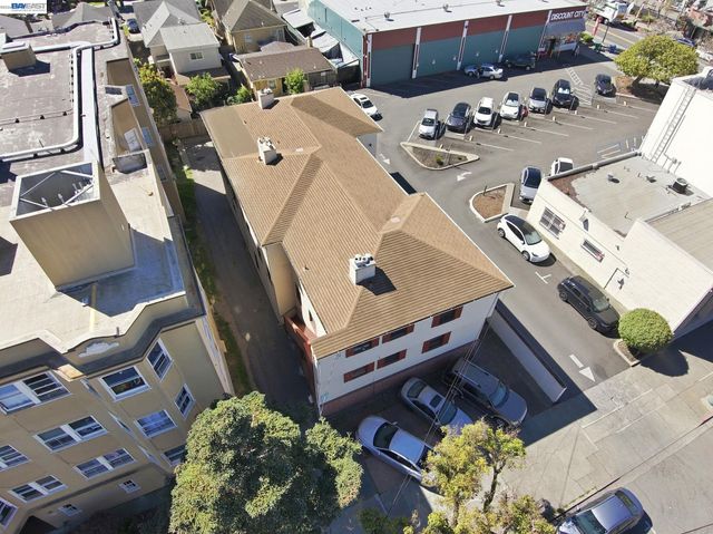 712 Santa Clara Avenue, Alameda, CA 94501