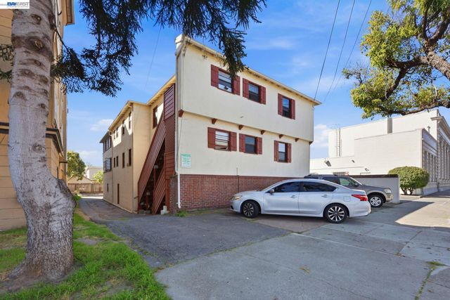 712 Santa Clara Avenue, Alameda, CA 94501