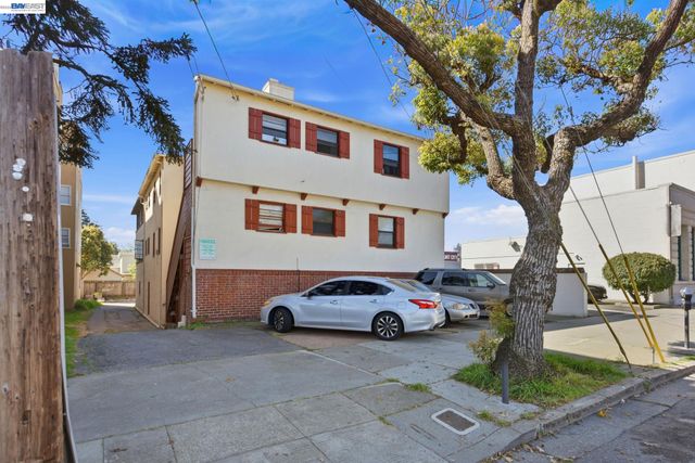 712 Santa Clara Avenue, Alameda, CA 94501