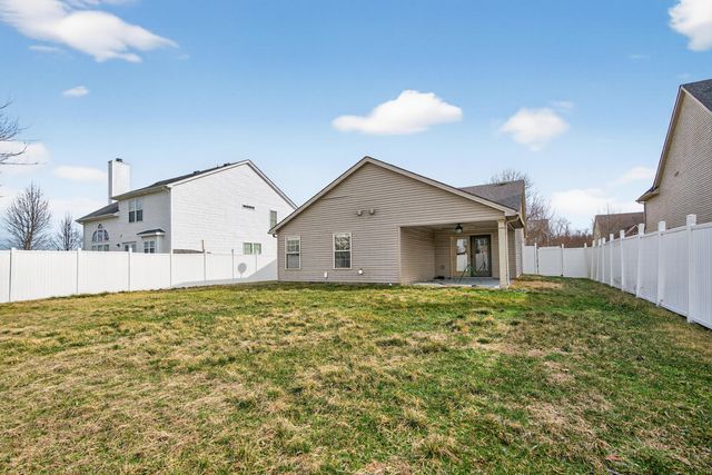 240 Gleneagles Way, Versailles, KY 40383