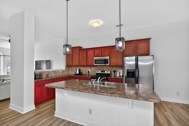 240 Gleneagles Way, Versailles, KY 40383