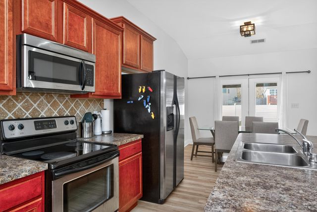 240 Gleneagles Way, Versailles, KY 40383