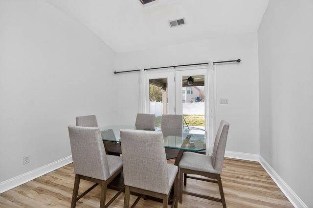 240 Gleneagles Way, Versailles, KY 40383