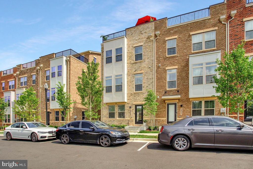 2809 BATTERSEA LAKE LOOP, Hyattsville, MD 20782