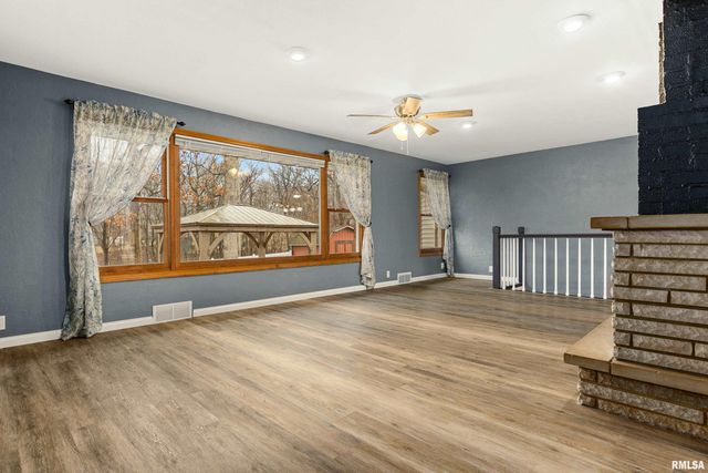 101 ELM Street, Morton, IL 61550