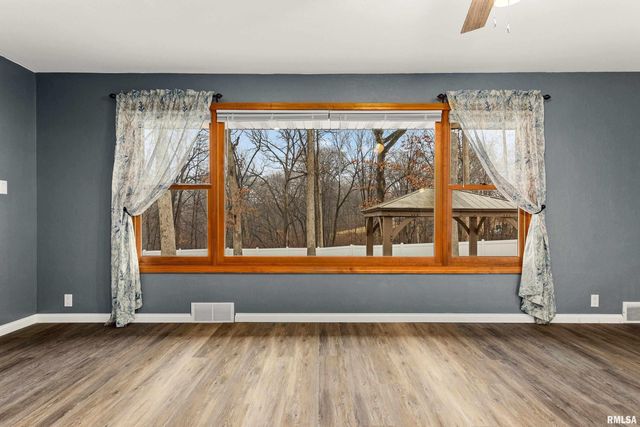 101 ELM Street, Morton, IL 61550