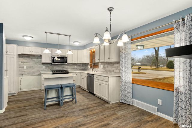 101 ELM Street, Morton, IL 61550