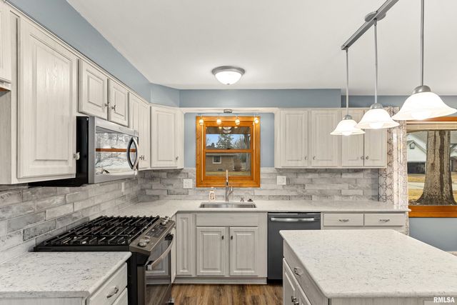 101 ELM Street, Morton, IL 61550