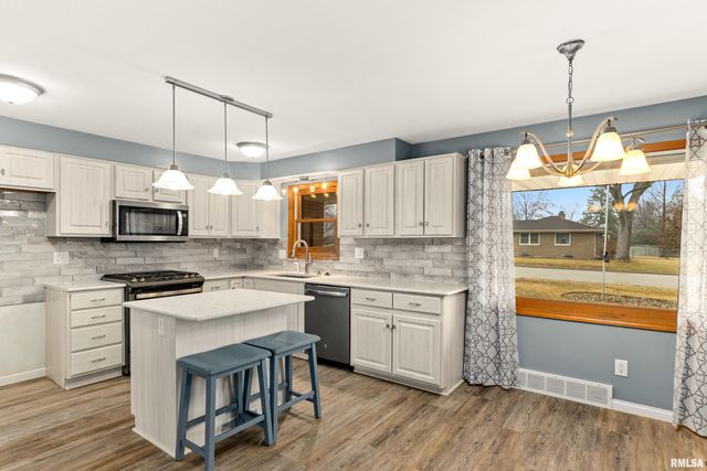 101 ELM Street, Morton, IL 61550