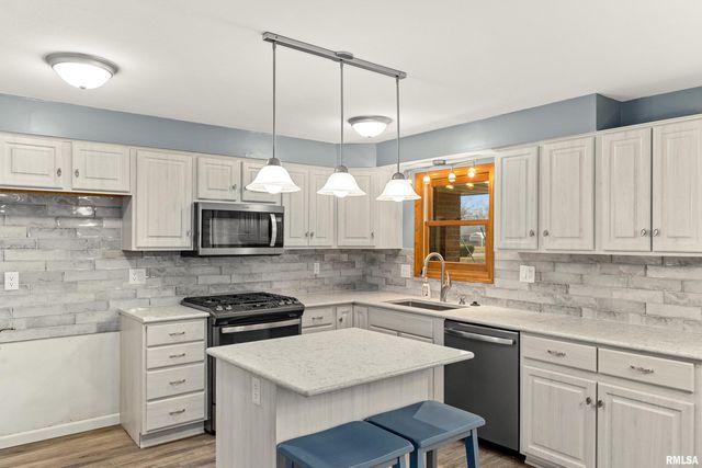 101 ELM Street, Morton, IL 61550