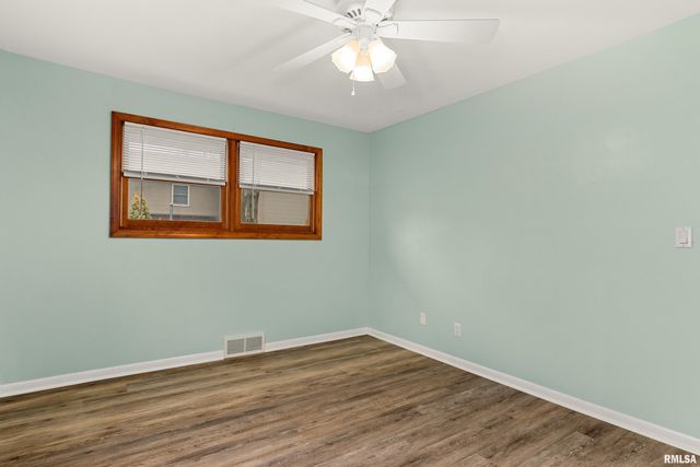 101 ELM Street, Morton, IL 61550