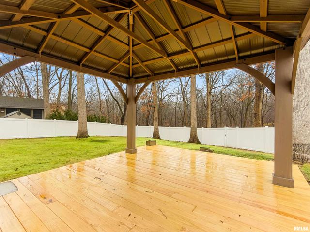 101 ELM Street, Morton, IL 61550