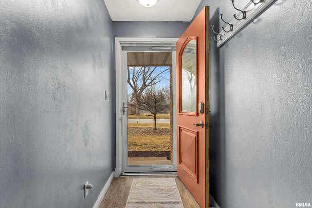 101 ELM Street, Morton, IL 61550