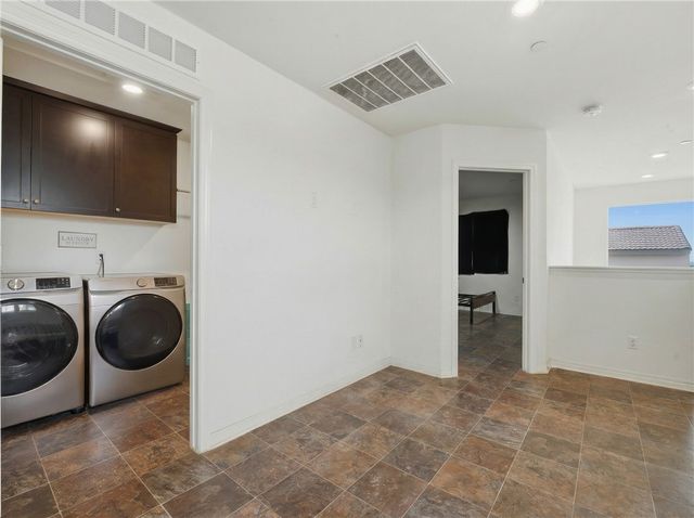 6402 June Mountain, Jurupa Valley, CA 92509