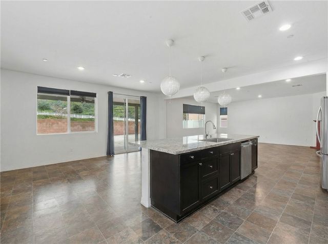 6402 June Mountain, Jurupa Valley, CA 92509