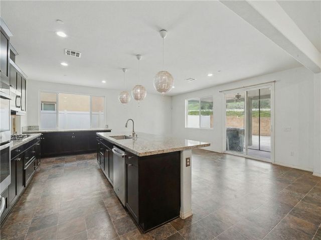 6402 June Mountain, Jurupa Valley, CA 92509