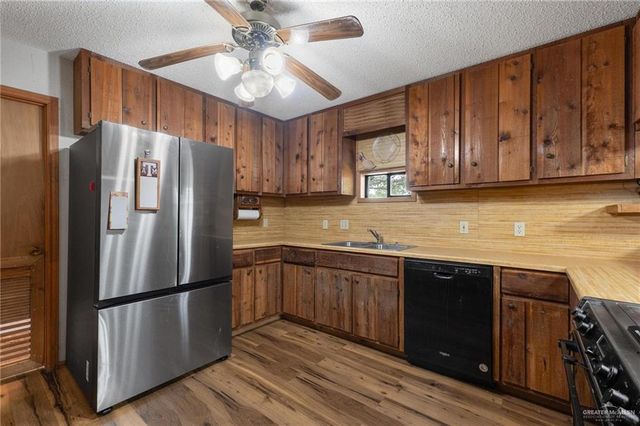 401 S Parker Road, La Feria, TX 78559