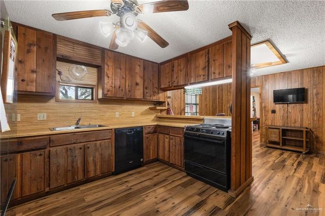 401 S Parker Road, La Feria, TX 78559