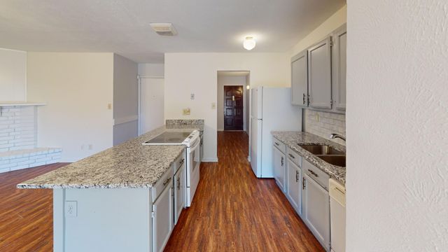 5620 Pearce Street, The Colony, TX 75056