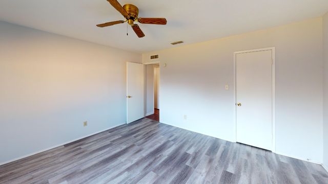 5620 Pearce Street, The Colony, TX 75056