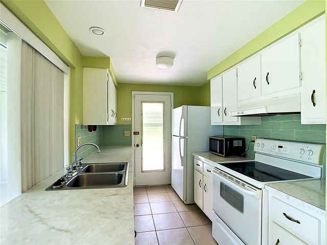 2538 AUBURN BOULEVARD, Port Charlotte, FL 33948
