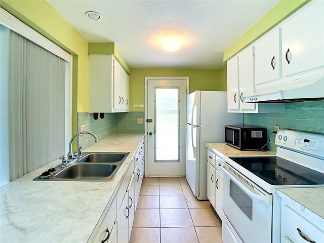 2538 AUBURN BOULEVARD, Port Charlotte, FL 33948