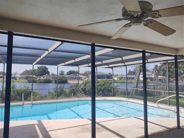 619 RIVIERA BAY DRIVE NE, St Petersburg, FL 33702