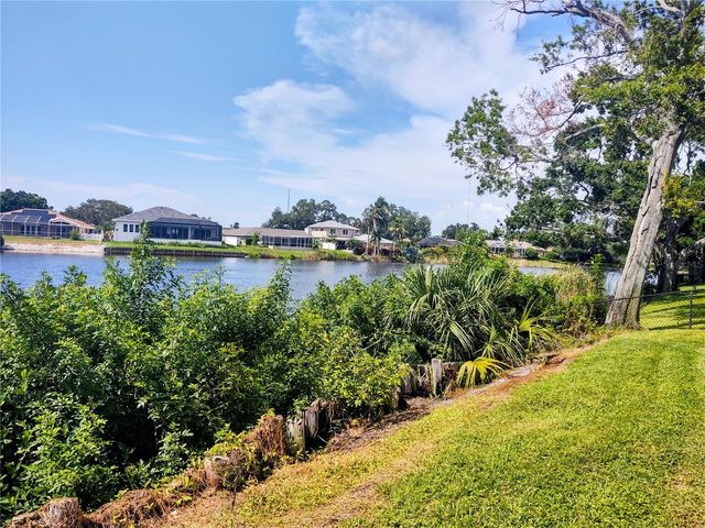 619 RIVIERA BAY DRIVE NE, St Petersburg, FL 33702