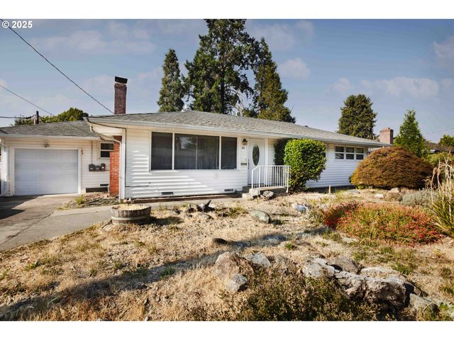811 Ne Clyde Pl Ne 116 C, Grants Pass, OR 97526