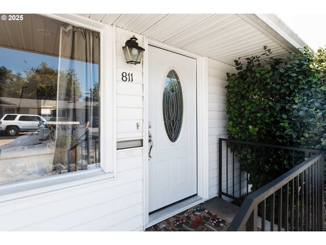 811 Ne Clyde Pl Ne 116 C, Grants Pass, OR 97526