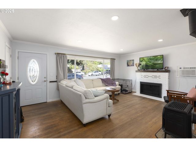 811 Ne Clyde Pl Ne 116 C, Grants Pass, OR 97526