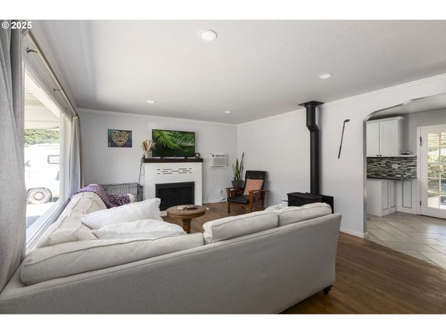 811 Ne Clyde Pl Ne 116 C, Grants Pass, OR 97526