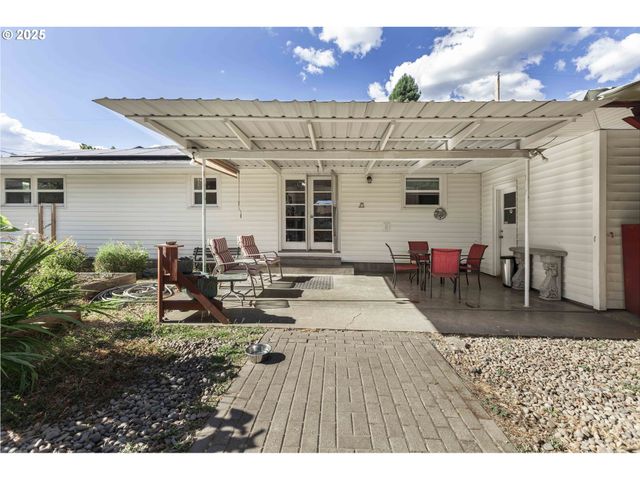 811 Ne Clyde Pl Ne 116 C, Grants Pass, OR 97526