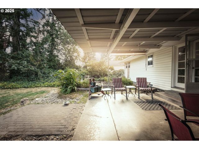 811 Ne Clyde Pl Ne 116 C, Grants Pass, OR 97526