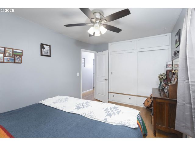 811 Ne Clyde Pl Ne 116 C, Grants Pass, OR 97526