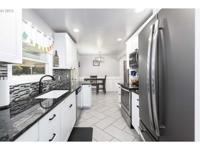 811 Ne Clyde Pl Ne 116 C, Grants Pass, OR 97526