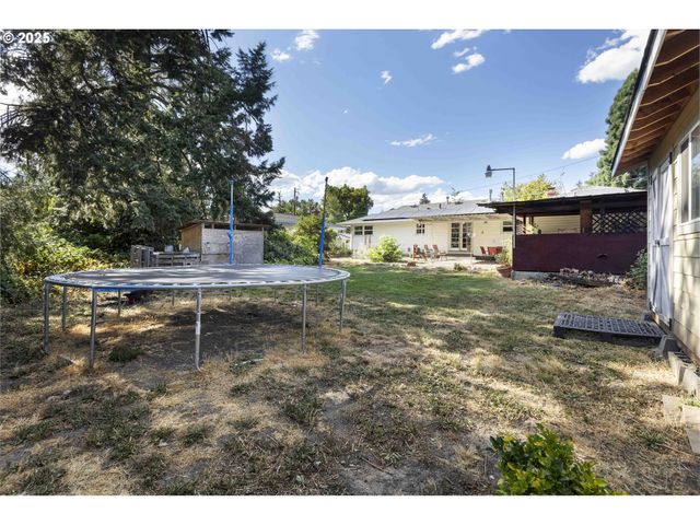 811 Ne Clyde Pl Ne 116 C, Grants Pass, OR 97526