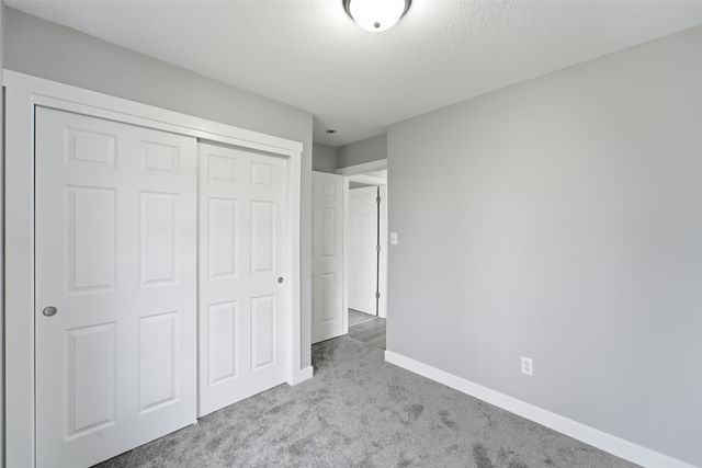 917 E 12th Street, Des Moines, IA 50316