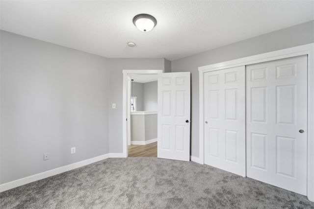 917 E 12th Street, Des Moines, IA 50316