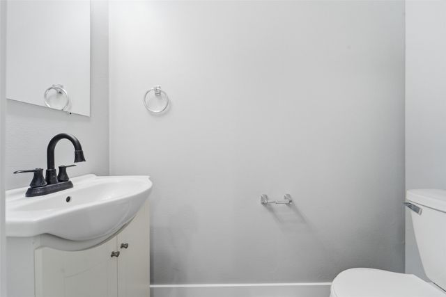 917 E 12th Street, Des Moines, IA 50316