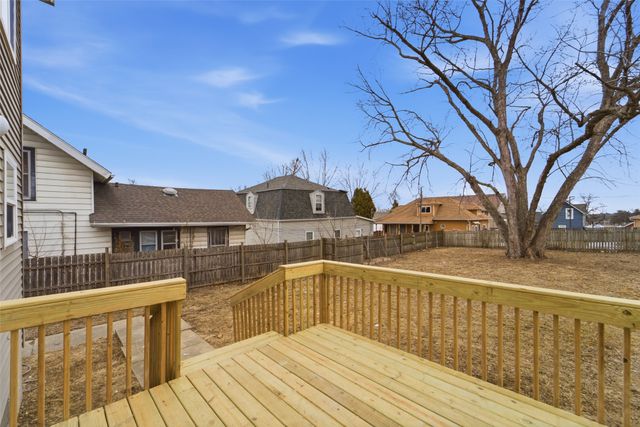 917 E 12th Street, Des Moines, IA 50316