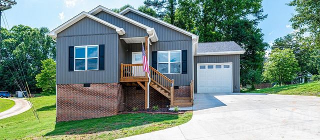29 Central Avenue, Granite Falls, NC 28630