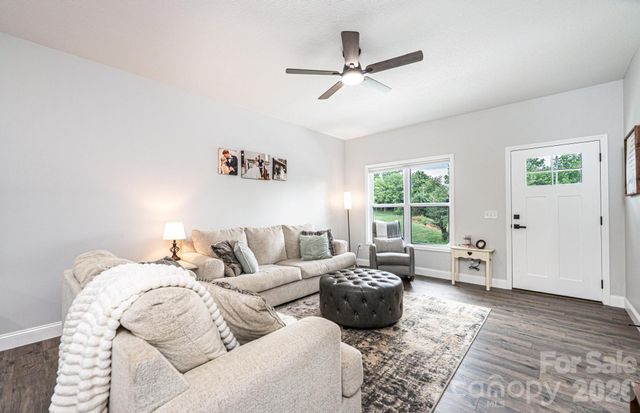 29 Central Avenue, Granite Falls, NC 28630