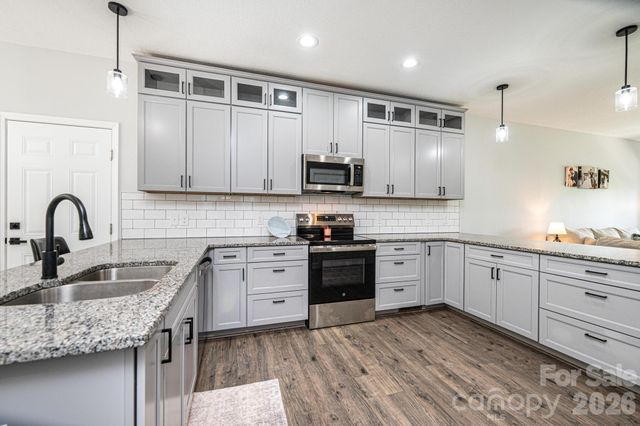 29 Central Avenue, Granite Falls, NC 28630