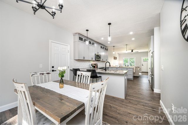 29 Central Avenue, Granite Falls, NC 28630